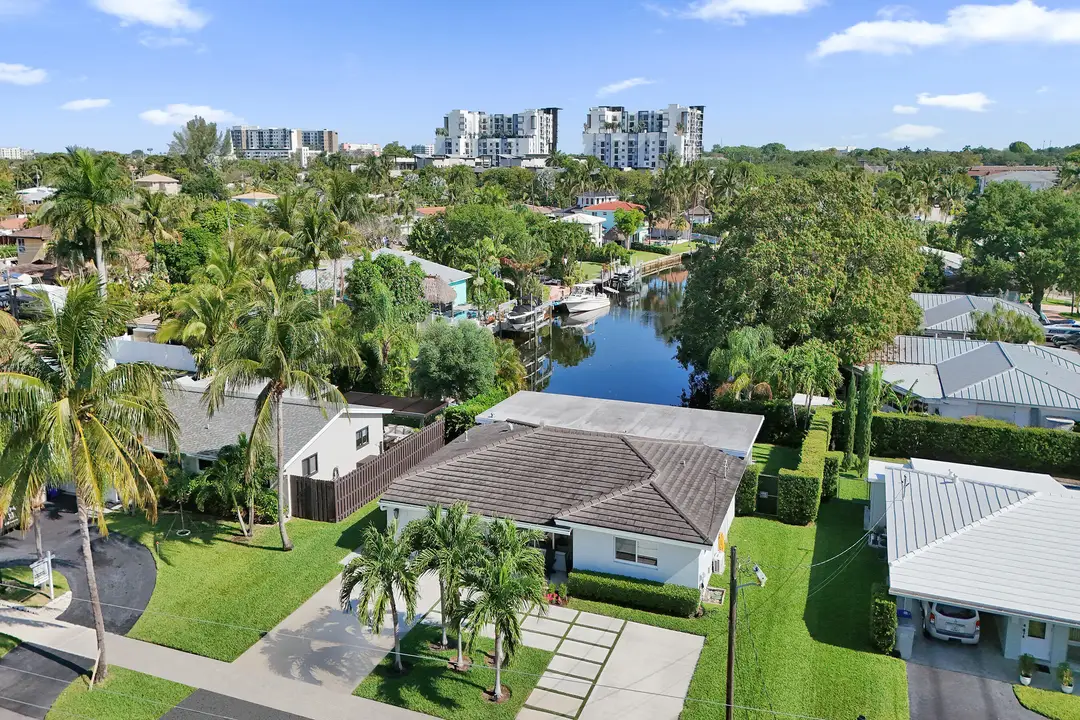 381 SE 3rd Street, Pompano Beach, FL 33060