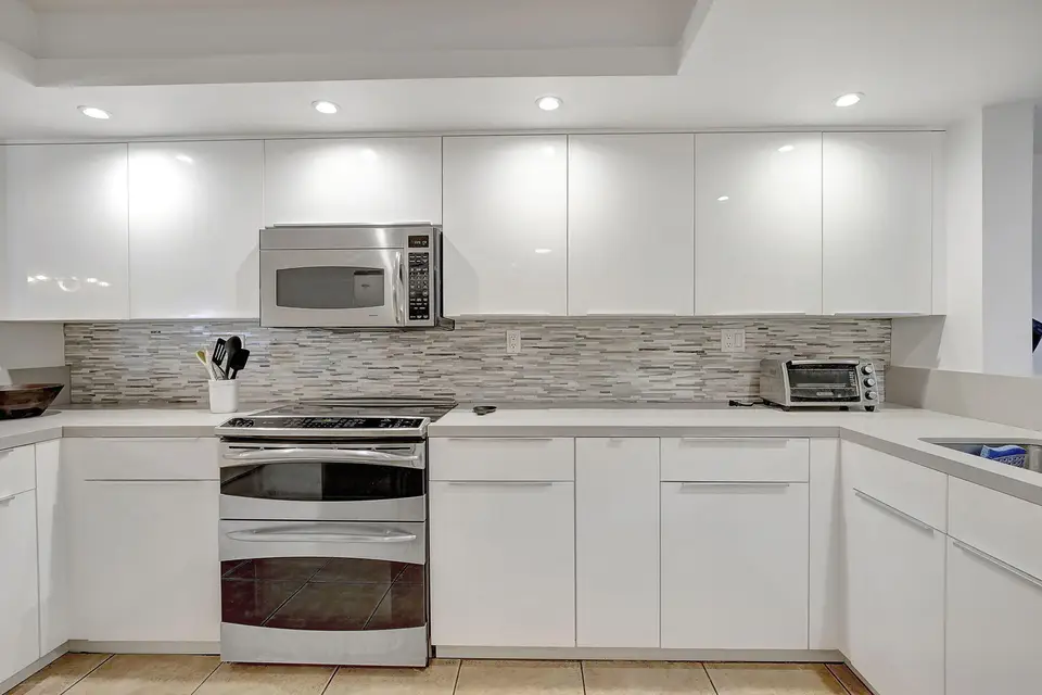 141 SW 96th Terrace 302, Plantation, FL 33324