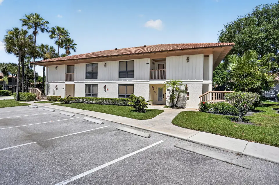 368 Brackenwood Circle, Palm Beach Gardens, FL 33418