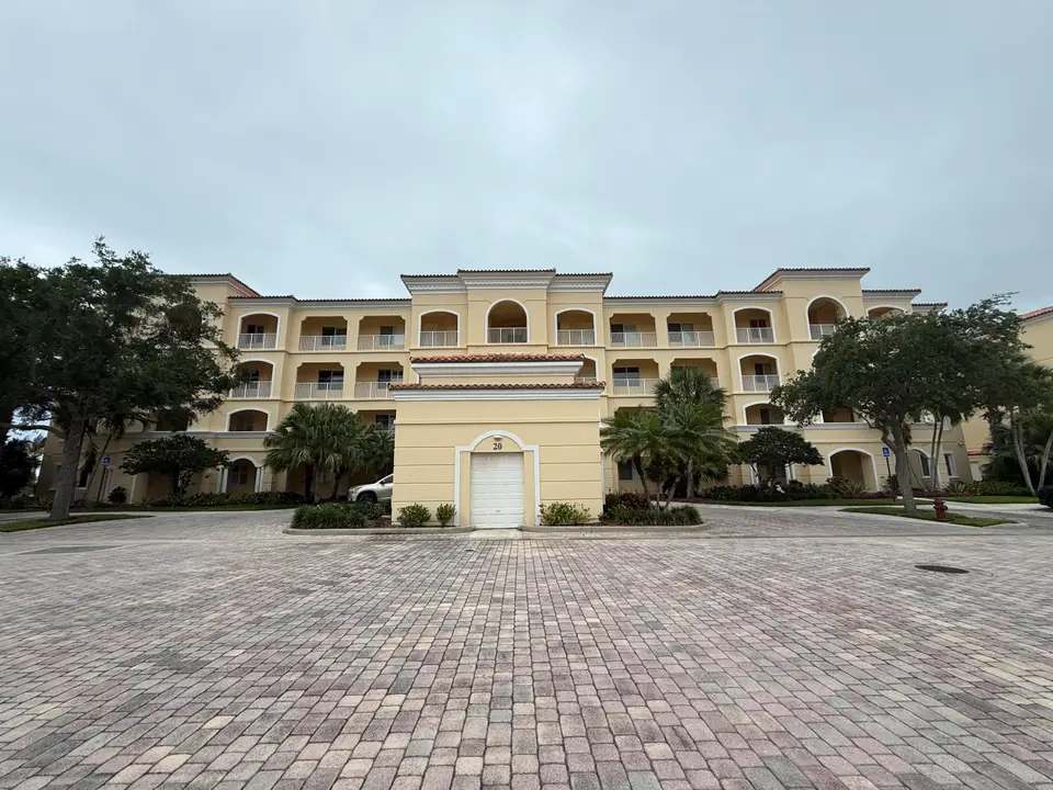 20 Harbour Isle Drive W Ph01, Fort Pierce, FL 34949