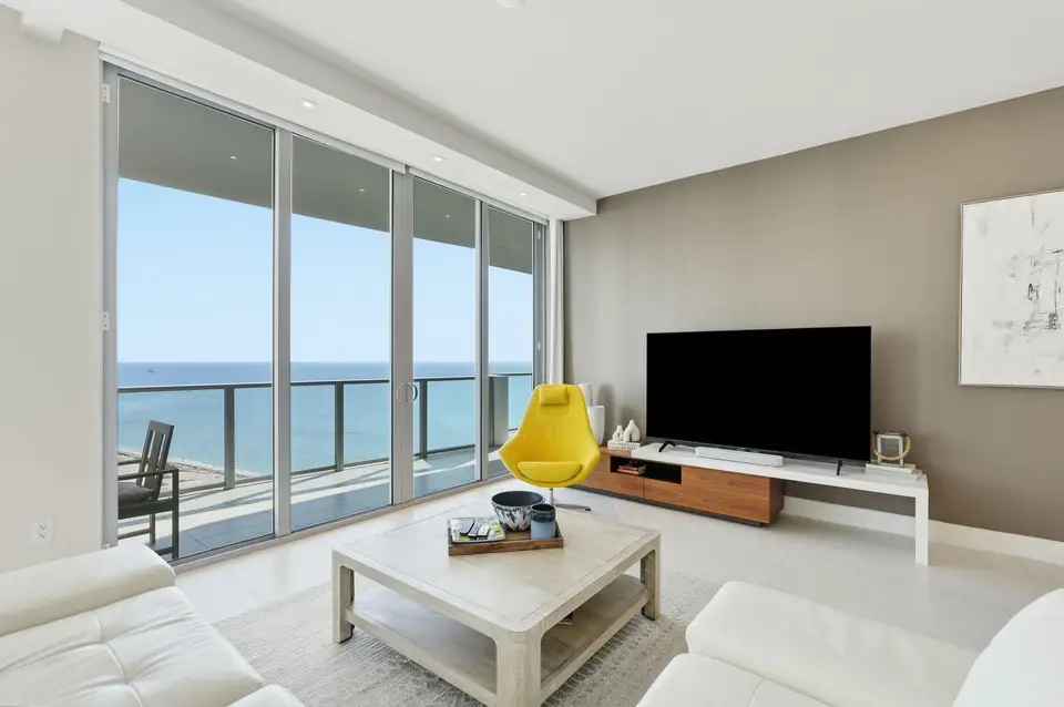 3100 N Ocean Drive # H-1701, Riviera Beach, FL 33404