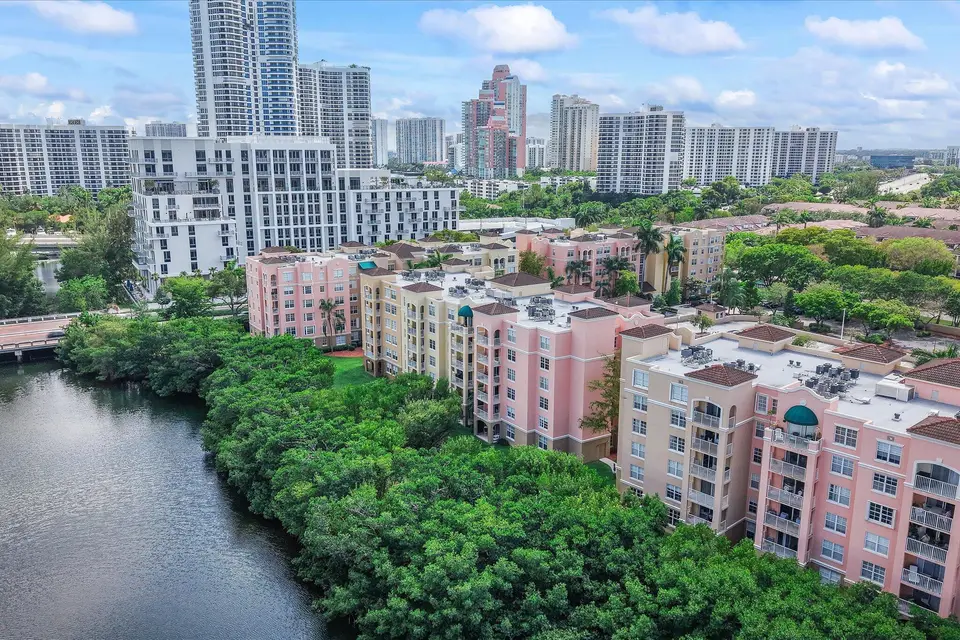 19601 E Country Club Drive 7505, Aventura, FL 33180