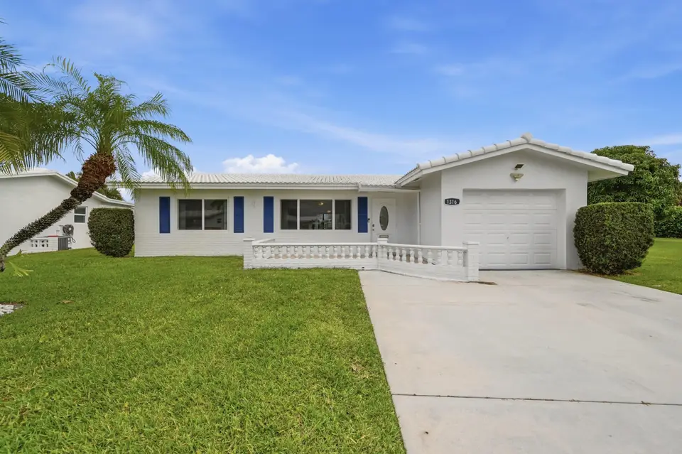 1316 SW 23rd Street, Boynton Beach, FL 33426