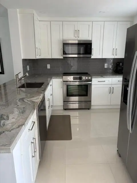 424 SE 10th Street 203, Dania Beach, FL 33004