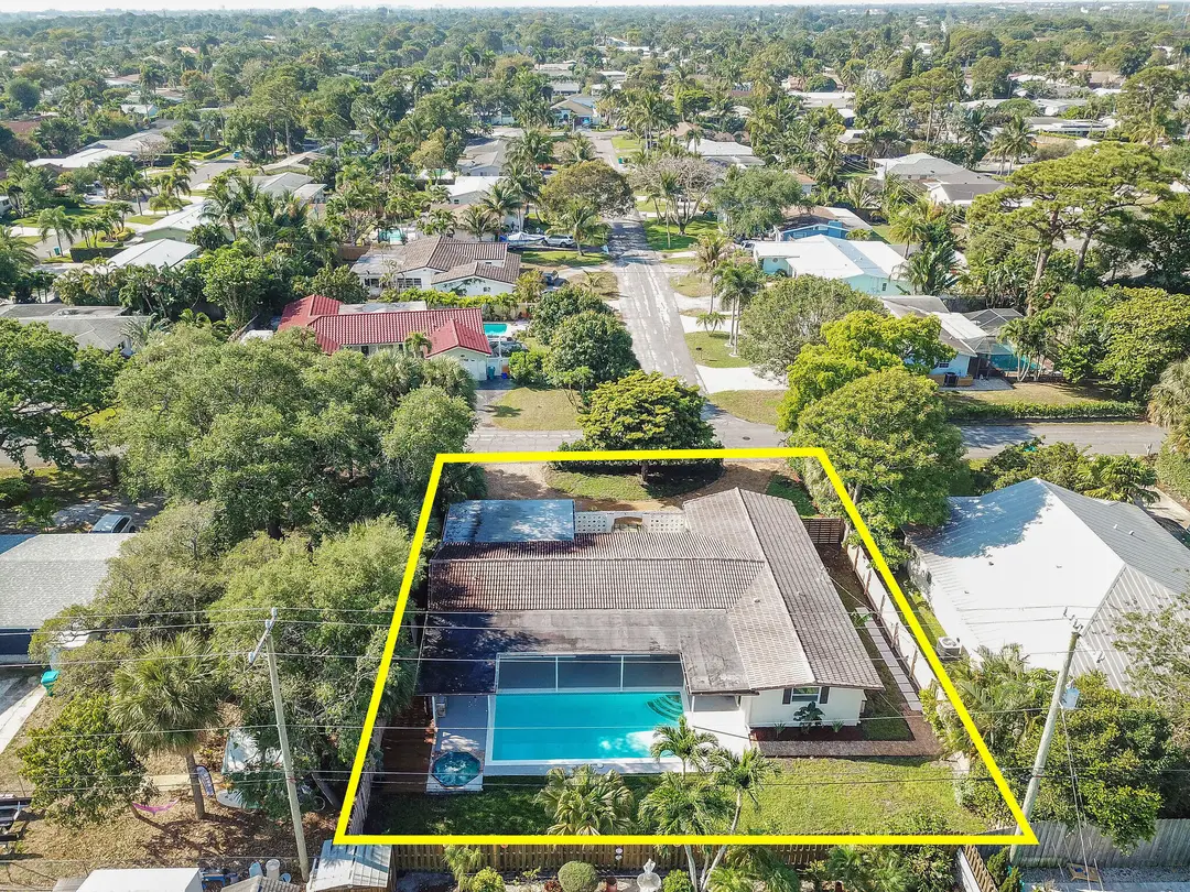 711 SW 25th Place, Boynton Beach, FL 33435
