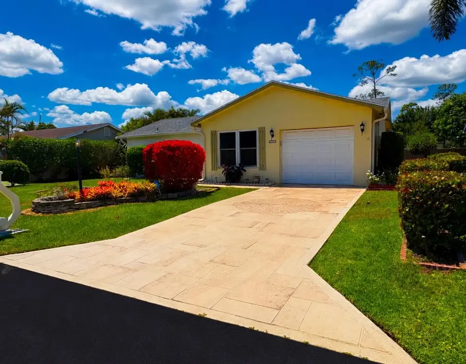 6304 Emerald Sky Lane, Greenacres, FL 33463