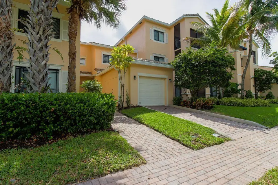 2807 Veronia Drive 103, Palm Beach Gardens, FL 33410