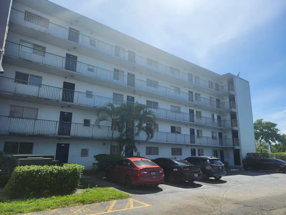 8600 N Sherman Circle N 408, Miramar, FL 33025