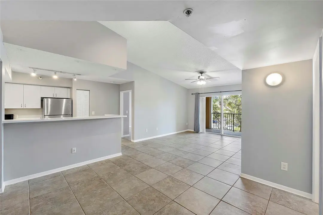 120 Yacht Club Way 305, Hypoluxo, FL 33462