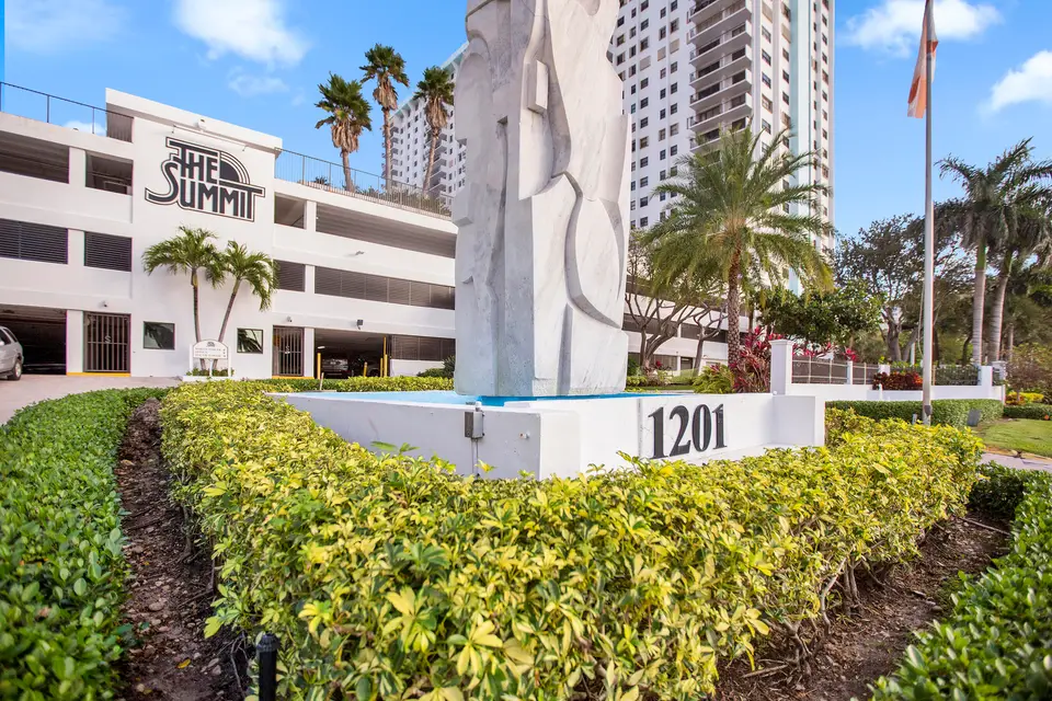 1201 S Ocean Drive 2509s, Hollywood, FL 33019