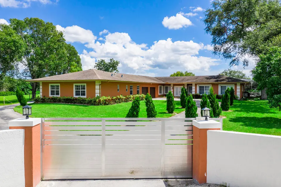 7600 NW 82nd Terrace, Parkland, FL 33067
