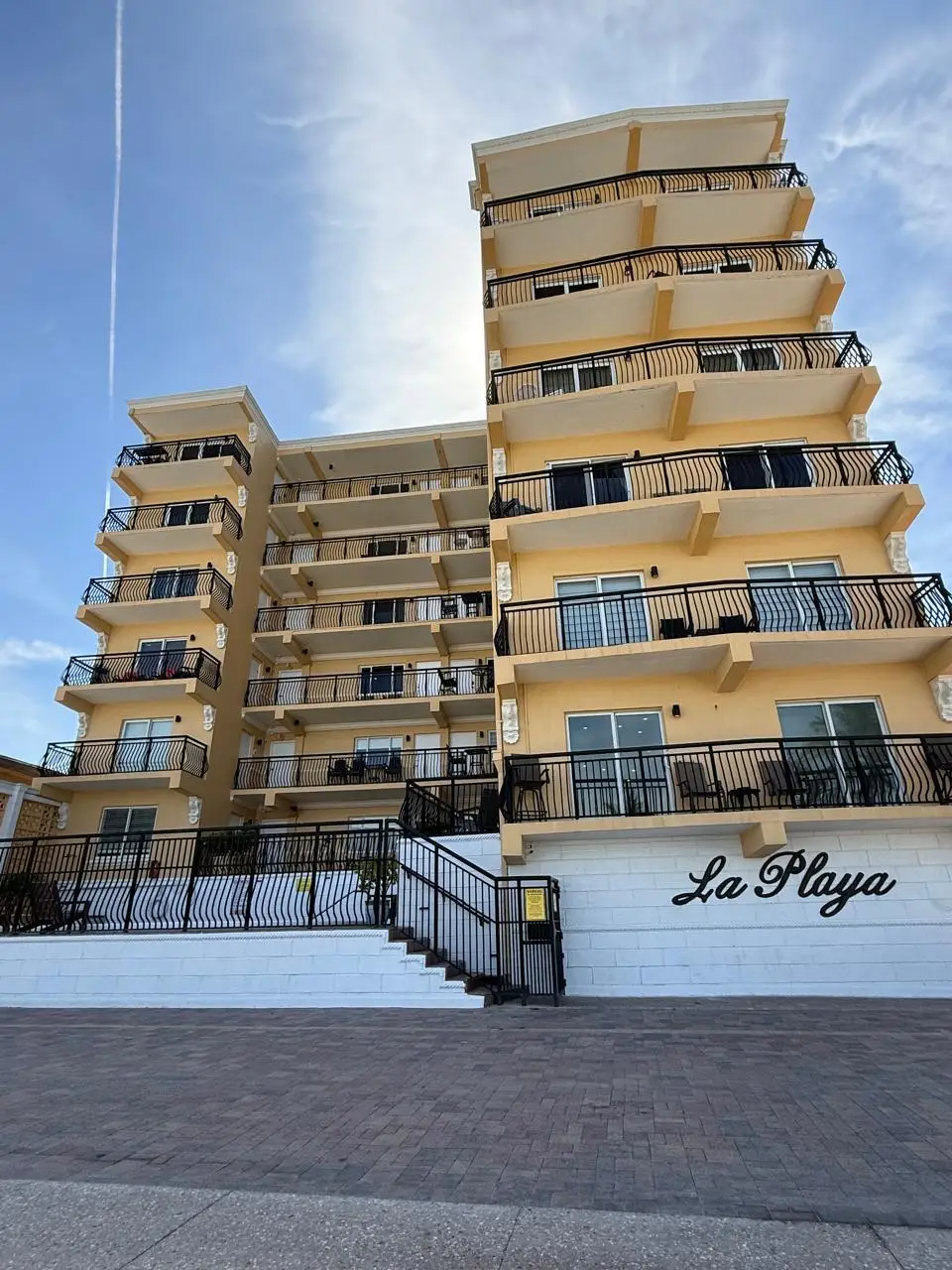 1815 N Surf Road 402, Hollywood, FL 33019