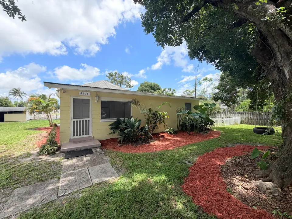 4905 Williams Road, Palm Beach Gardens, FL 33418