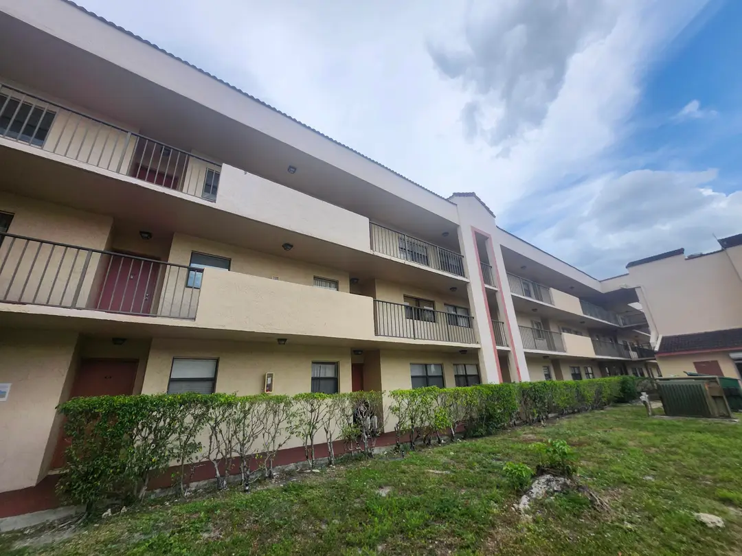 3470 Foxcroft Road 207, Miramar, FL 33025