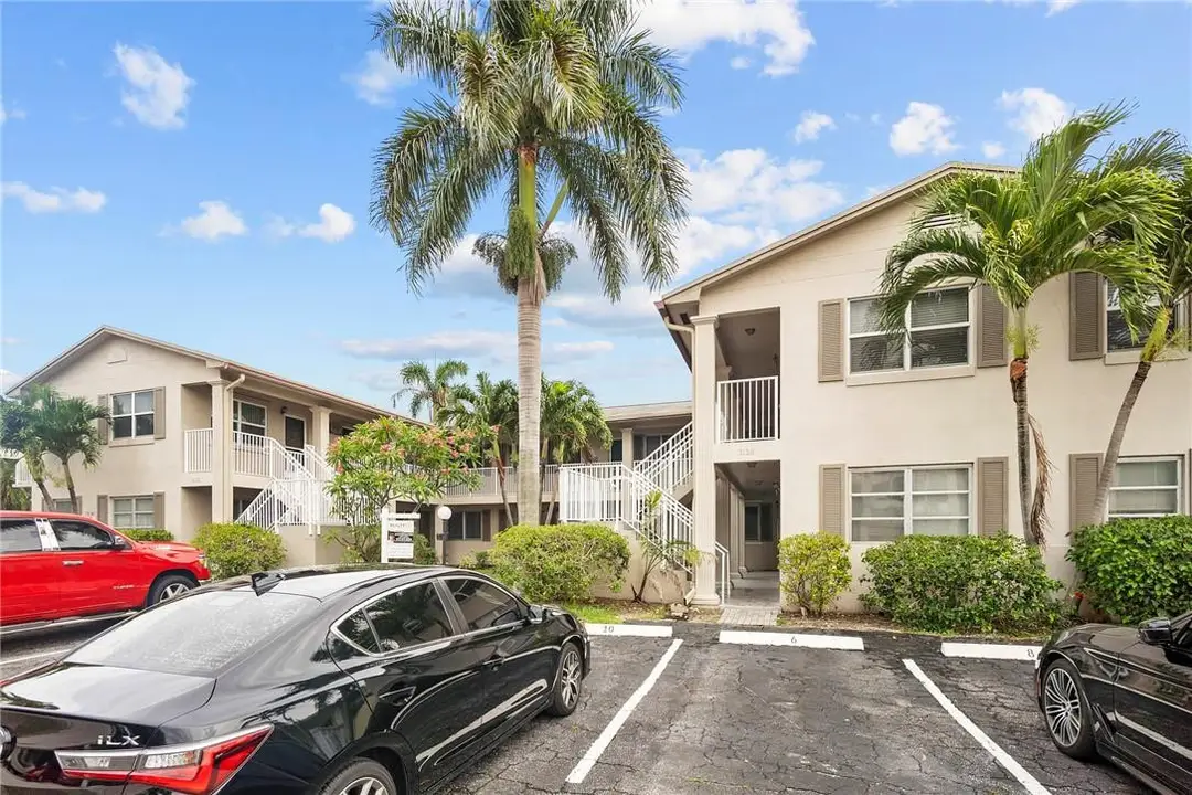 2130 NE 42nd Court 4, Lighthouse Point, FL 33064