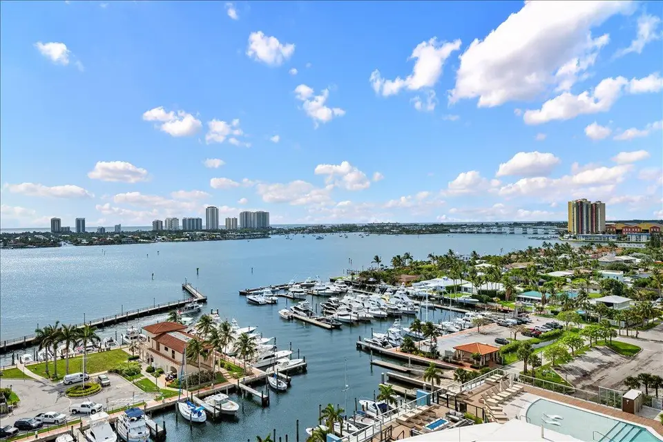 220 Lake Shore Drive 1207, Lake Park, FL 33403