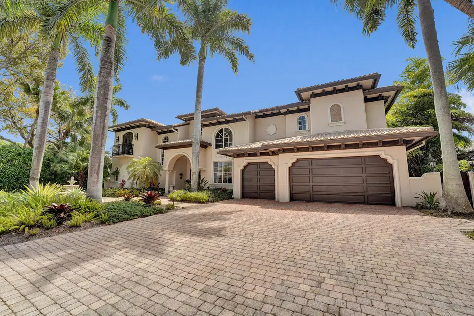 1212 E Lake Drive, Fort Lauderdale, FL 33316
