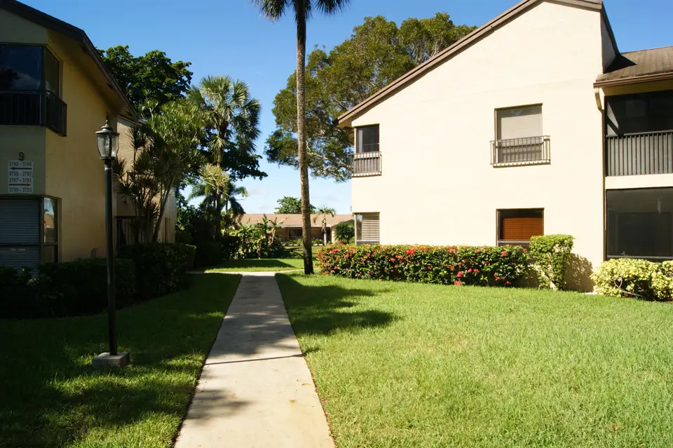 3781 Cocoplum Circle 3579, Coconut Creek, FL 33063
