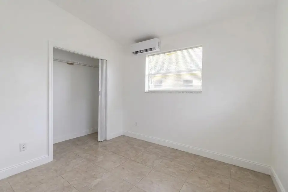 630 NW 15th Terrace 1-2, Fort Lauderdale, FL 33311