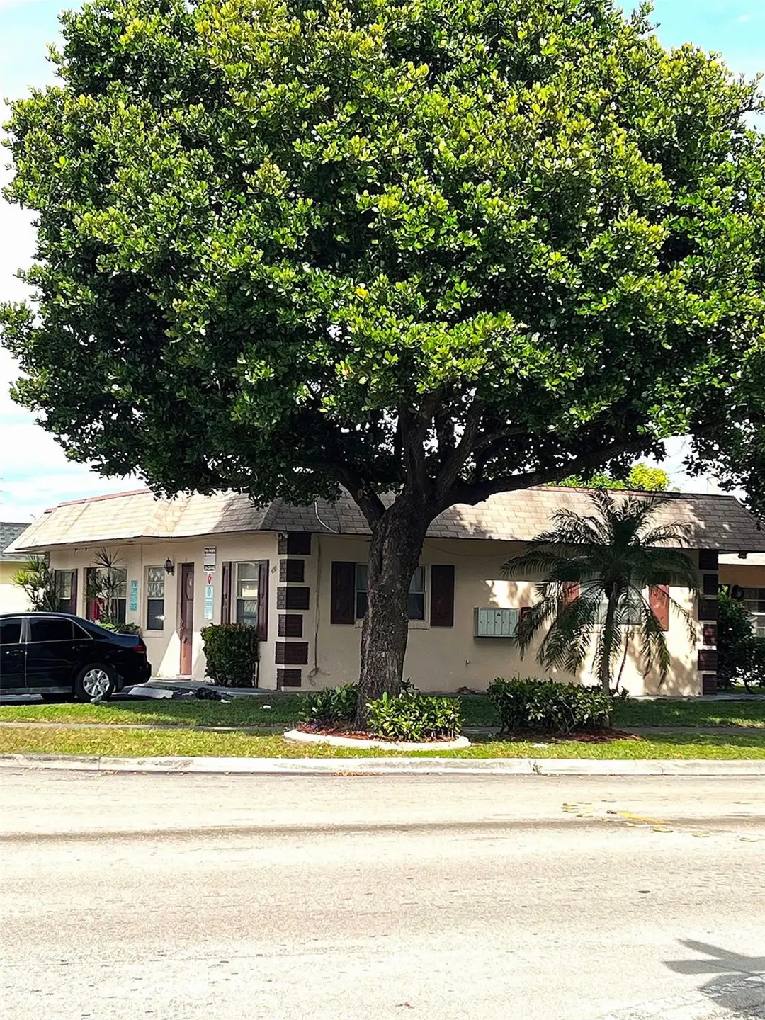 4130 NW 31st Terrace 1, Lauderdale Lakes, FL 33309