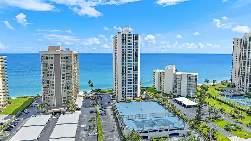 5420 N Ocean Drive 305, Singer Island, FL 33404