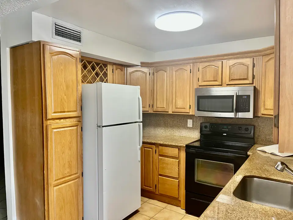 15385 S Dixie Highway 12, Palmetto Bay, FL 33157
