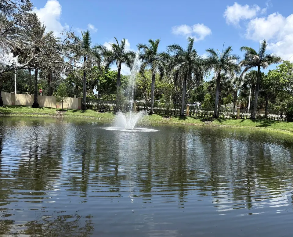 203 S Santa Catalina Circle 203, North Lauderdale, FL 33068