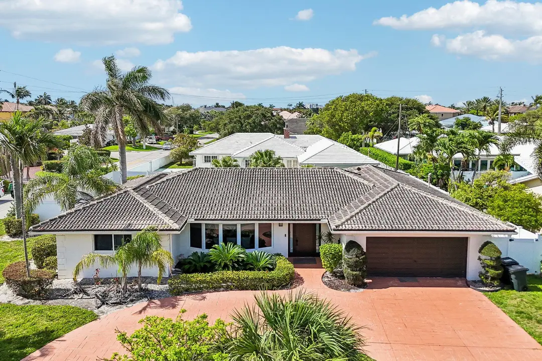 1-web-or-mls-NE 39th Ct-S2205-039