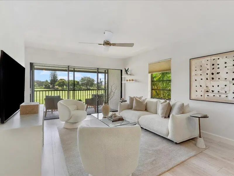 551 Greensward Lane 204-d, Delray Beach, FL 33445