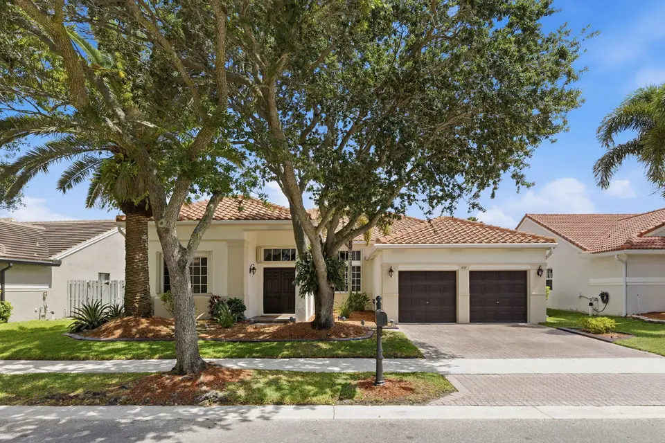 832 Heritage Drive, Weston, FL 33326