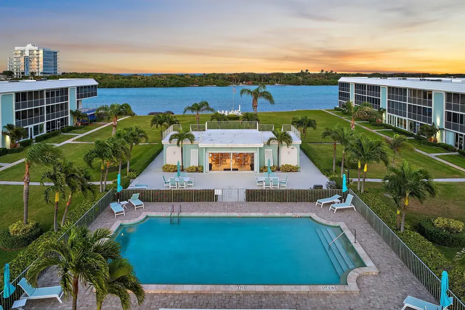 100 Waterway Road E305, Tequesta, FL 33469