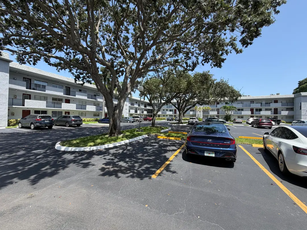 8405 NW 61st Street D305, Tamarac, FL 33321