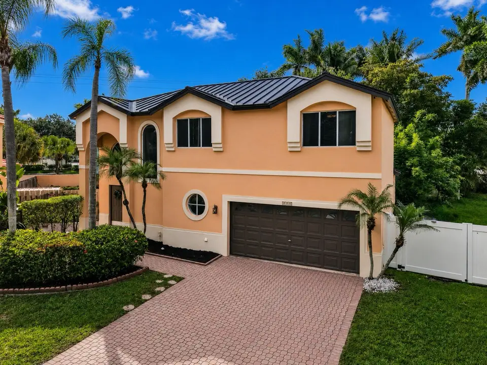 2510 Rampart Way S, Hollywood, FL 33026