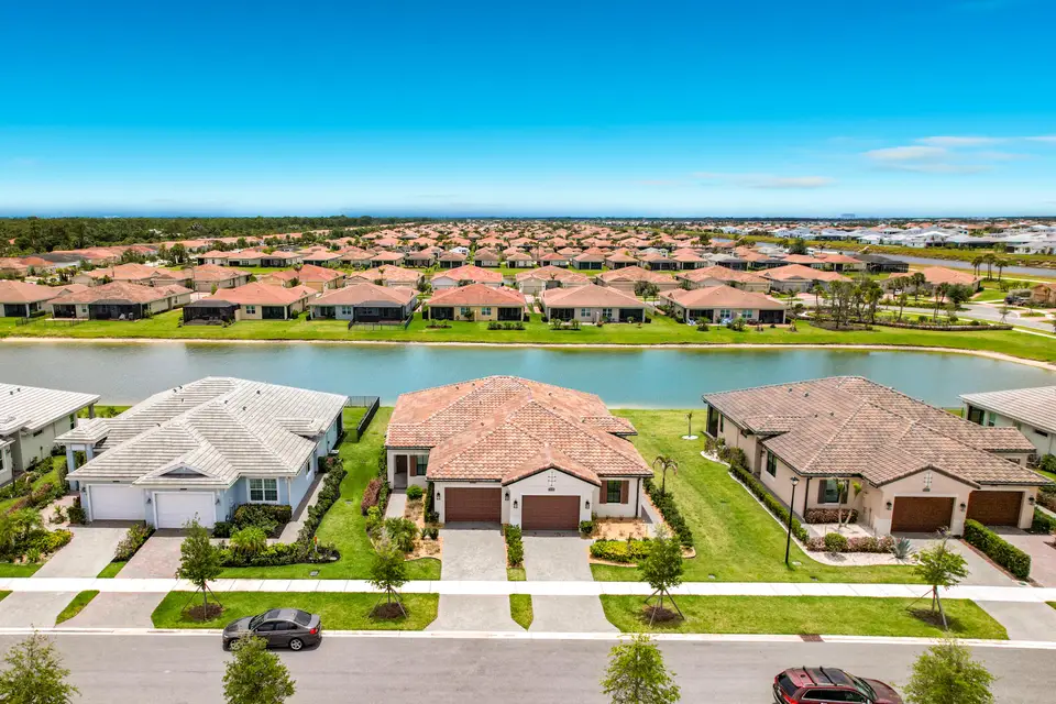 27051 SW Viterbo Way, Port St. Lucie, FL 34986