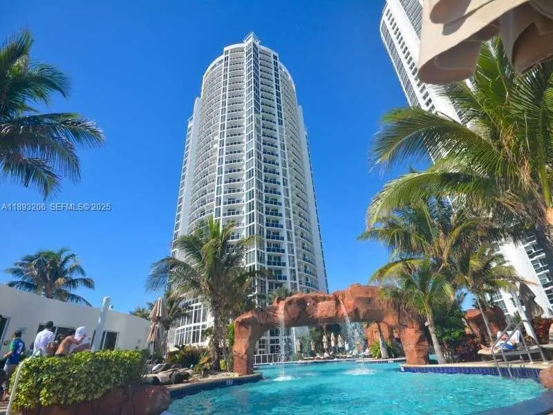 18001 Collins Avenue 2814, Sunny Isles Beach, FL 33160