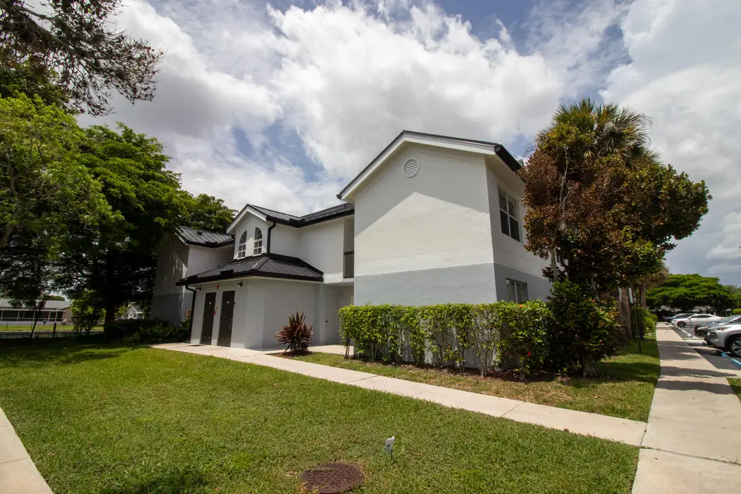 7610 Westwood Drive 102, Tamarac, FL 33321