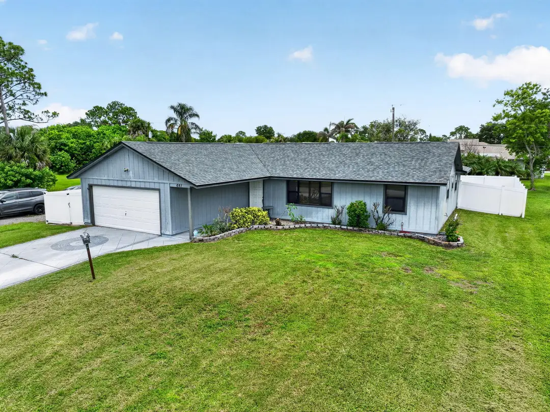 641 SE Streamlet Avenue, Port St. Lucie, FL 34983