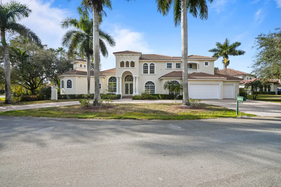 3201 E Stonebrook Circle, Davie, FL 33330