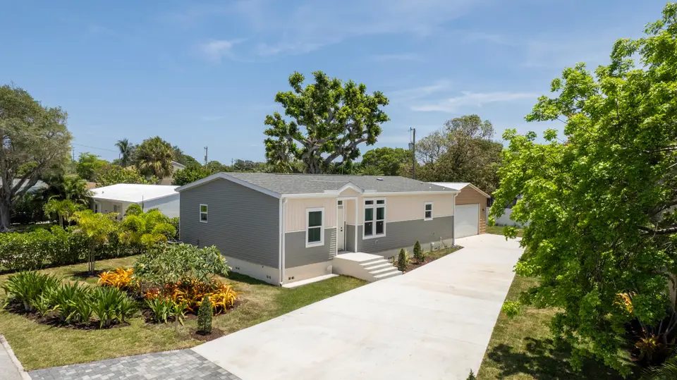 1757 N 12th Ct Court N, Lake Worth Beach, FL 33460