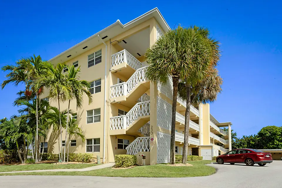 230 N Federal Highway 305, Deerfield Beach, FL 33441