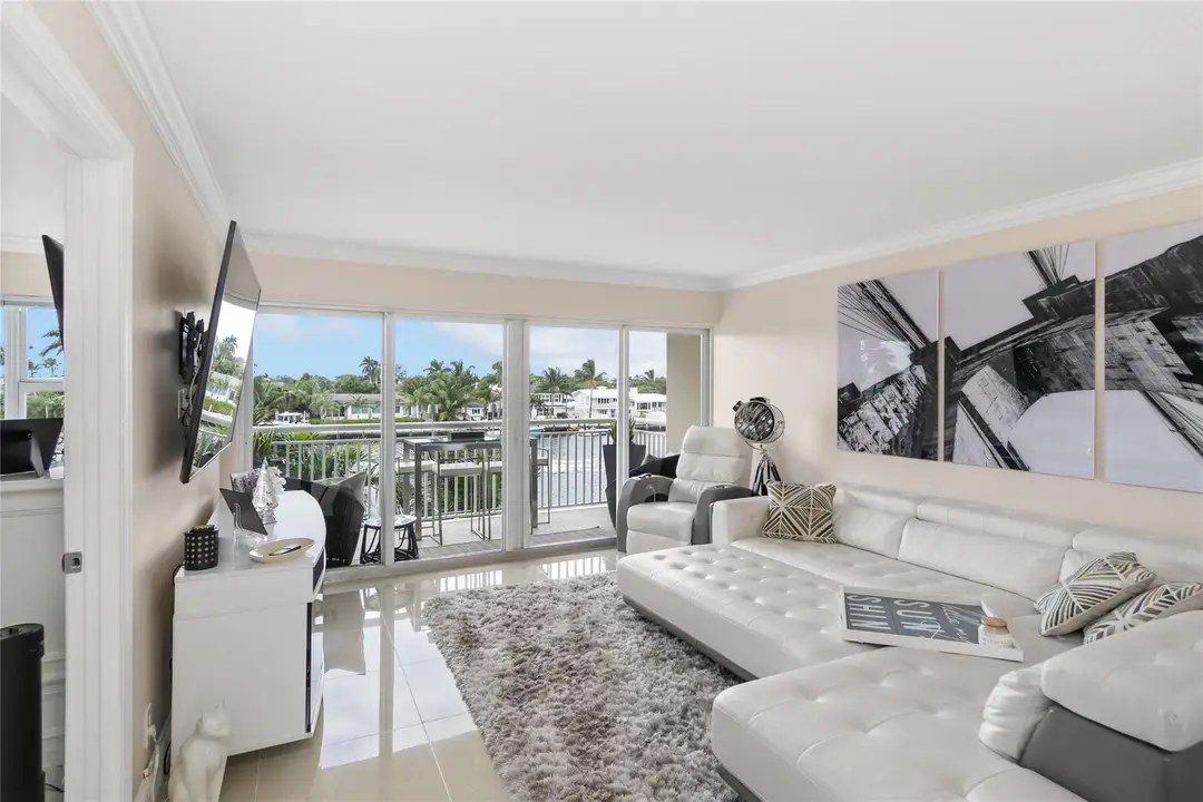 2611 N Riverside Drive 307, Pompano Beach, FL 33062