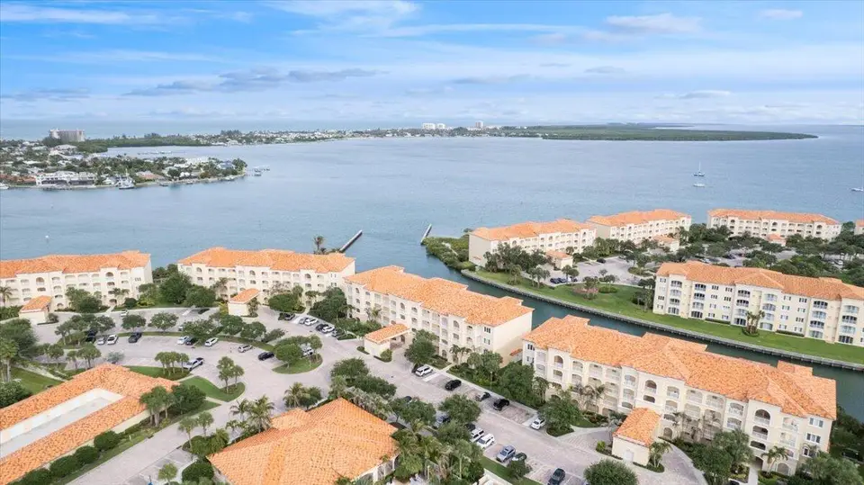5 E Harbour Isle Dr Drive E 103, Fort Pierce, FL 34949