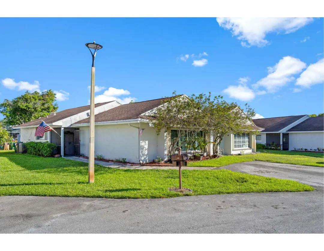 8634 Bridle Path Court 1, Davie, FL 33328