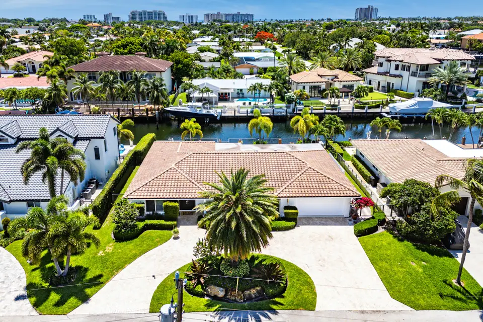 4230 NE 24th Avenue, Lighthouse Point, FL 33064