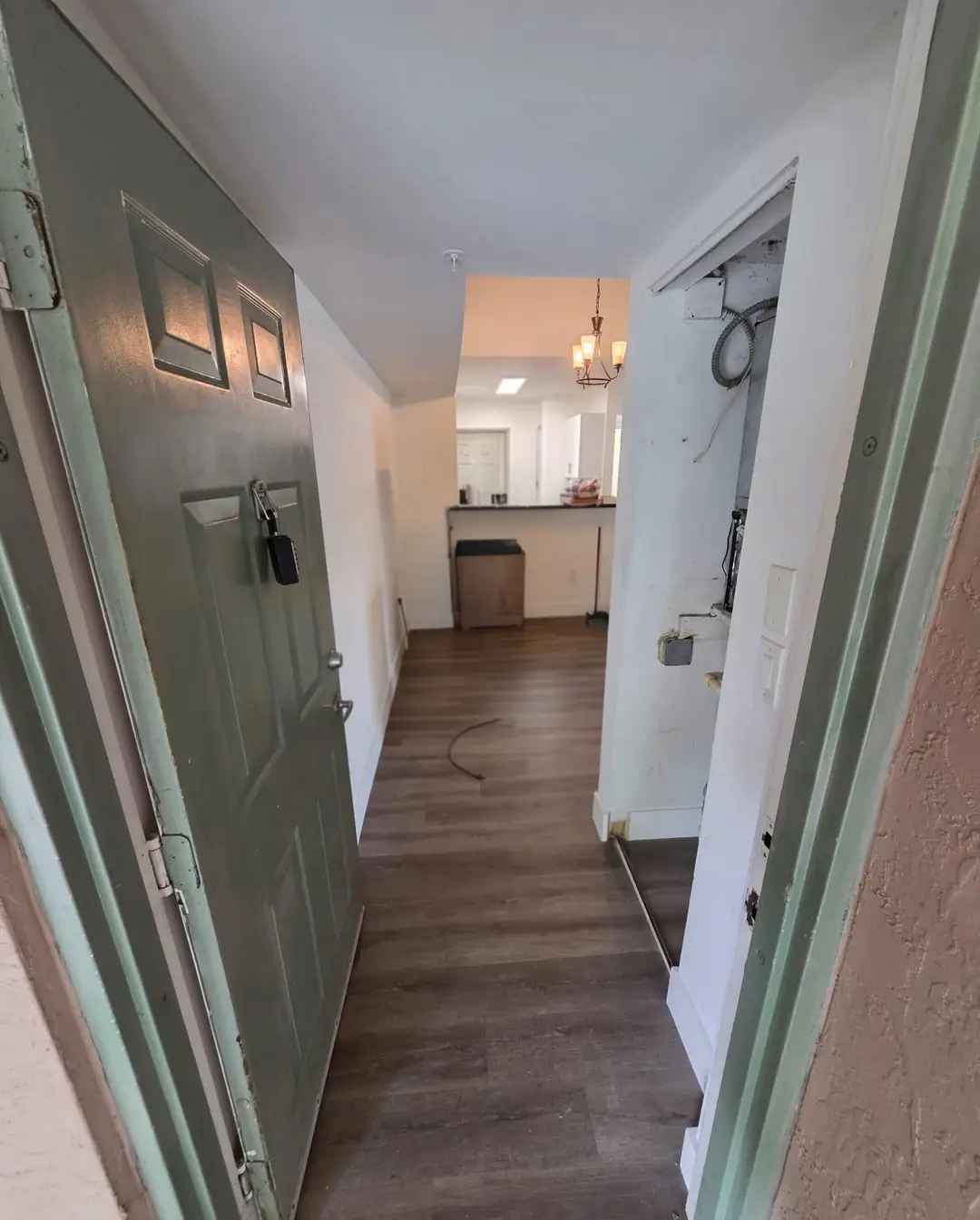 entrance towards kitchen