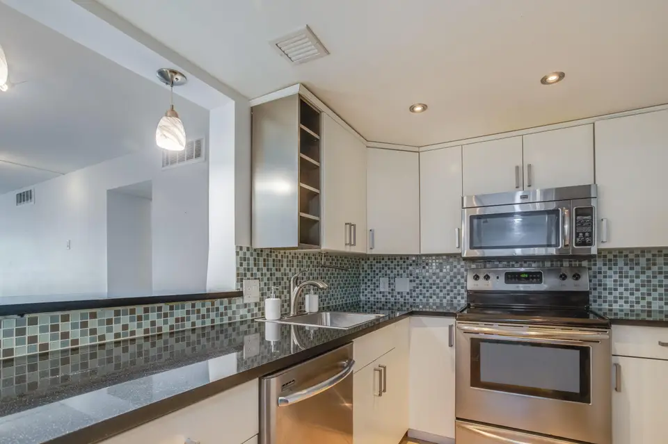 2651 S Course Drive 109, Pompano Beach, FL 33069