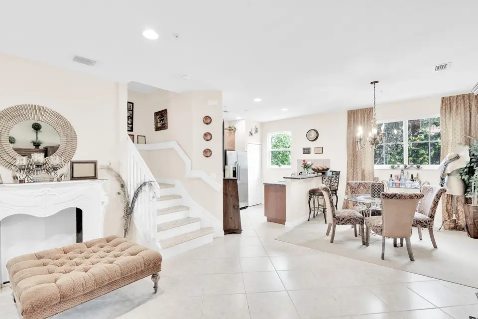 528 Bayfront Drive, Boynton Beach, FL 33435