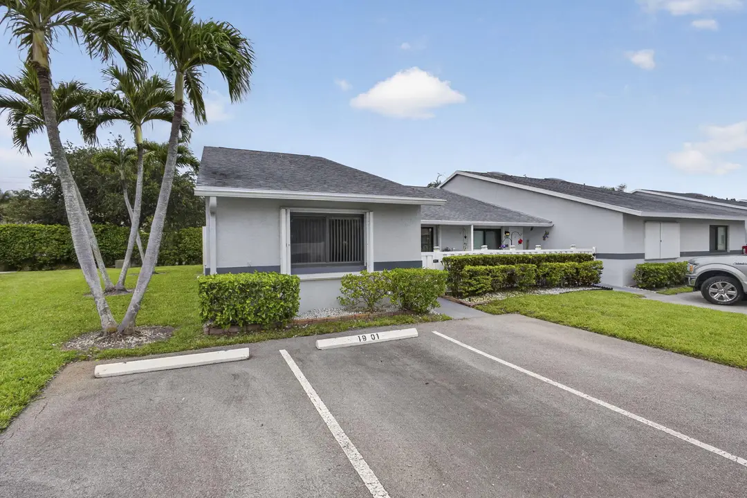 2641 W Gately Dr W W 1901, West Palm Beach, FL 33415