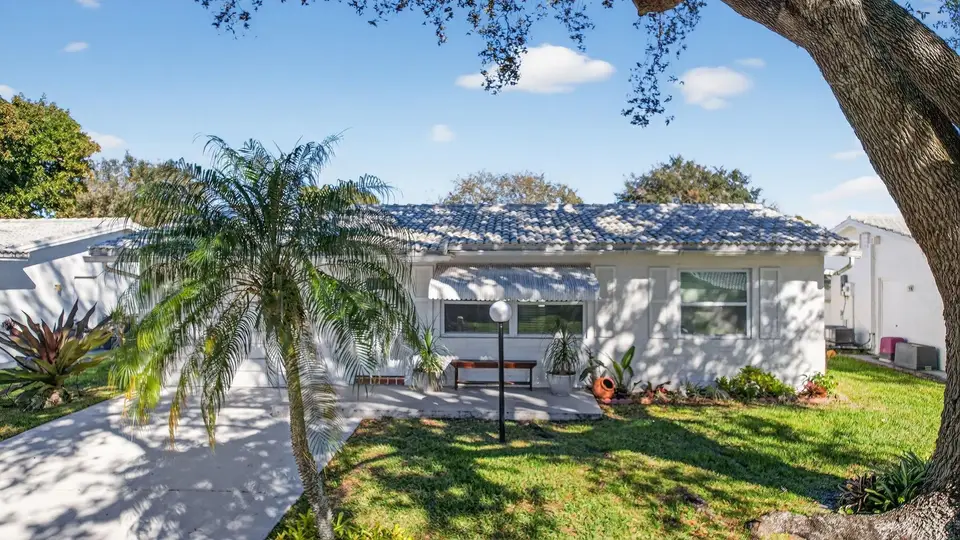8845 NW 14th Street, Plantation, FL 33322