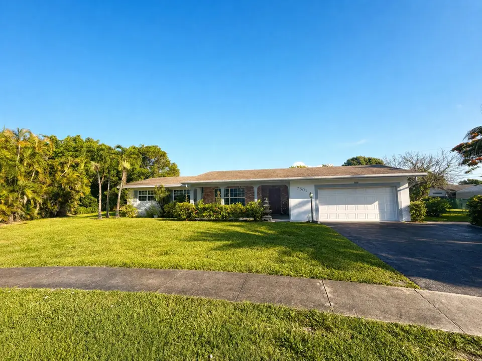 7501 NW 6th Street, Plantation, FL 33317